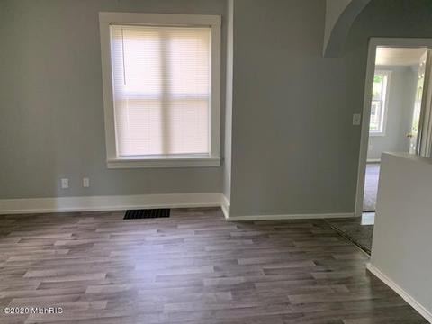 511 Wood St, Three Rivers, MI 49093 photo 6