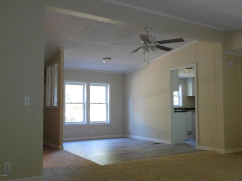 519 6th St, Plainwell, MI 49080 photo 9