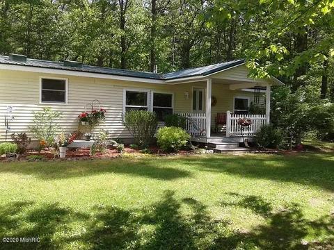 6203 E 52nd St, Newaygo, MI 49337 photo 2