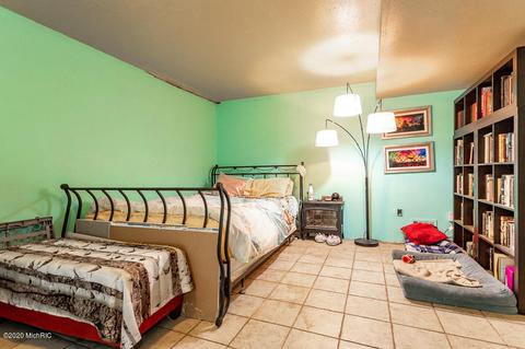 228 Circle Dr, Marshall, MI 49068 photo 18