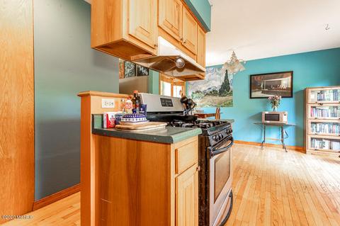 228 Circle Dr, Marshall, MI 49068 photo 6