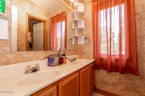 228 Circle Dr, Marshall, MI 49068 photo 11
