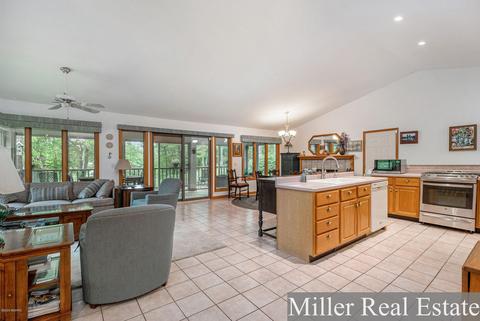 11379 Stagecoach Dr, Dowling, MI 49050 photo 3