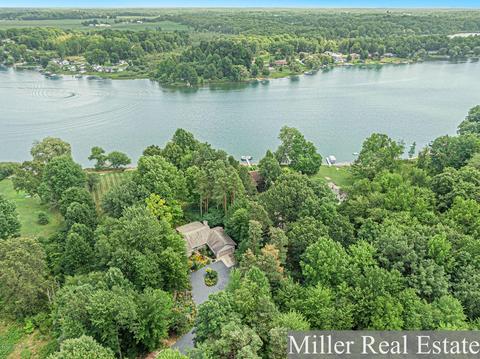 11379 Stagecoach Dr, Dowling, MI 49050 photo 1
