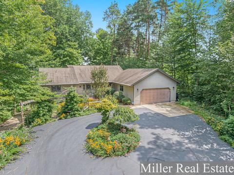 11379 Stagecoach Dr, Dowling, MI 49050 photo 2
