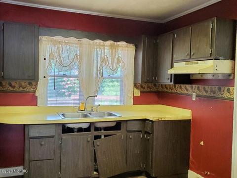 832 W Green St, Marshall, MI 49068 photo 12
