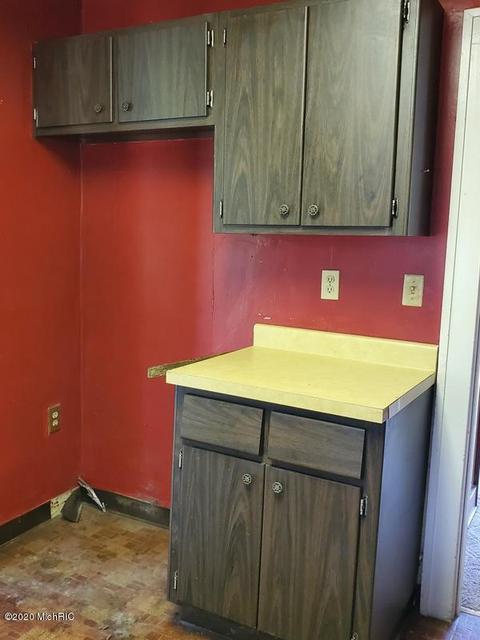 832 W Green St, Marshall, MI 49068 photo 13