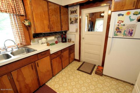 2345 S Elm Ave, White Cloud, MI 49349 photo 5