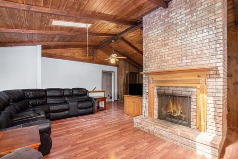 105 S Stocking St, Belding, MI 48809 photo 6