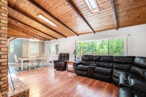 105 S Stocking St, Belding, MI 48809 photo 5