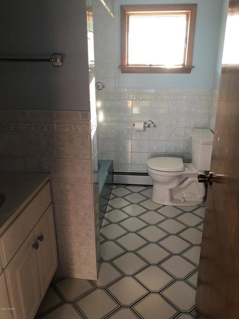 410 Maple St, Edmore, MI 48829 photo 11