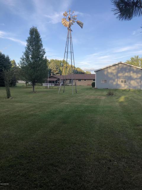 410 Maple St, Edmore, MI 48829 photo 15