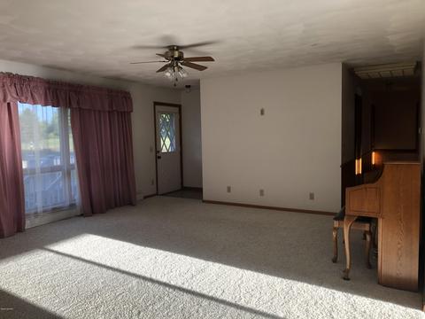 410 Maple St, Edmore, MI 48829 photo 7