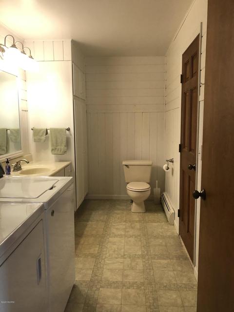 410 Maple St, Edmore, MI 48829 photo 12