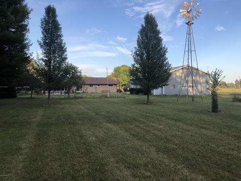 410 Maple St, Edmore, MI 48829 photo 34