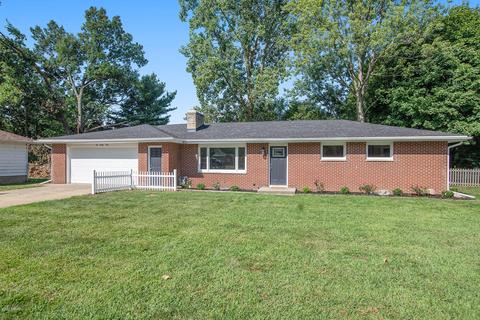 229 N Sunset St, Plainwell, MI 49080 photo 3