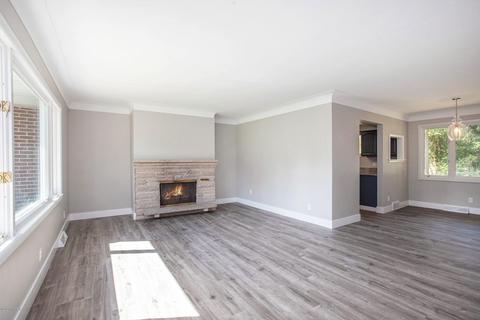 229 N Sunset St, Plainwell, MI 49080 photo 4