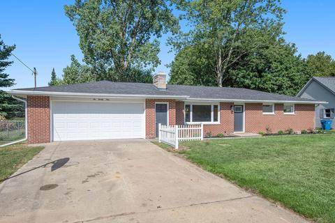 229 N Sunset St, Plainwell, MI 49080 photo 2