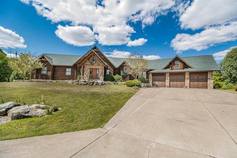 413 Riverview Dr, Plainwell, MI 49080 photo 1