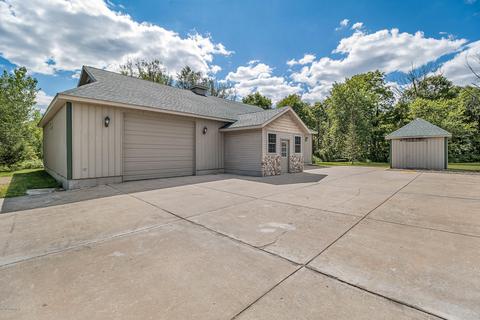 413 Riverview Dr, Plainwell, MI 49080 photo 40