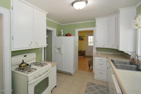 1780 E Ave, Kalamazoo, MI 49004 photo 5