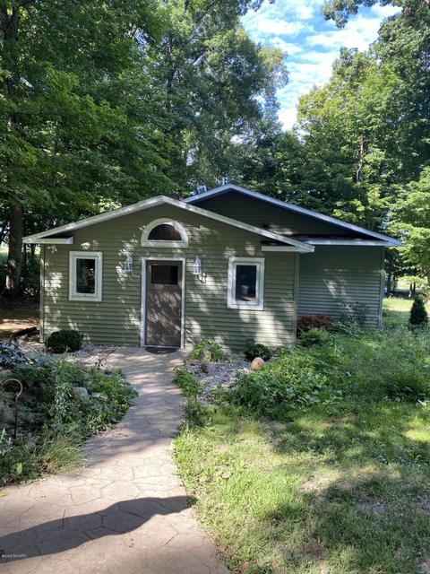 22840 S B Dr, Marshall, MI 49068 photo 1