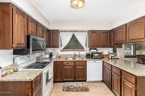 17325 Outer Dr, Big Rapids, MI 49307 photo 7