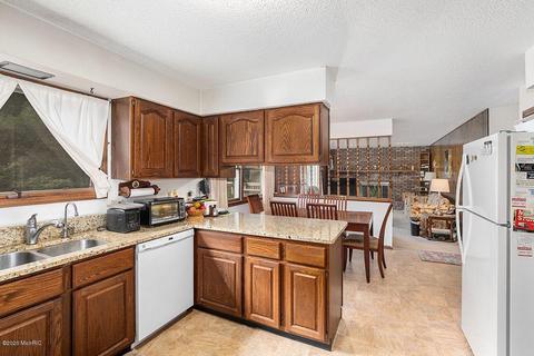 17325 Outer Dr, Big Rapids, MI 49307 photo 8