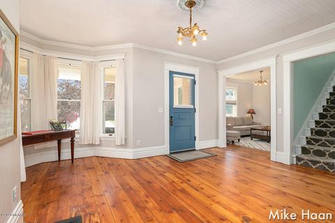 65 E Division St, Sparta, MI 49345 photo 7