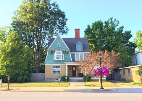65 E Division St, Sparta, MI 49345 photo 1