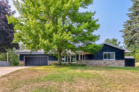 18019 Mohawk Dr, Spring Lake, MI 49456 photo 1