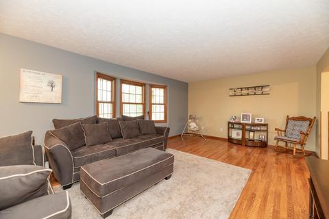 1063 S Peach Ct, Plainwell, MI 49080 photo 10