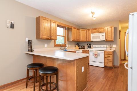 1063 S Peach Ct, Plainwell, MI 49080 photo 17