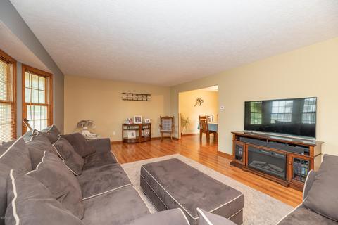 1063 S Peach Ct, Plainwell, MI 49080 photo 11