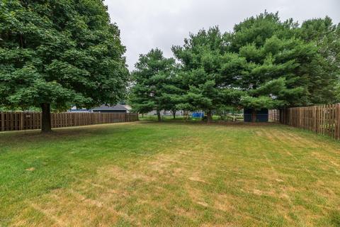 1063 S Peach Ct, Plainwell, MI 49080 photo 4