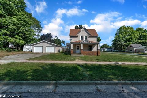 204 W May St, Belding, MI 48809 photo 5