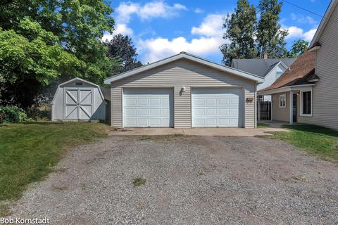204 W May St, Belding, MI 48809 photo 6