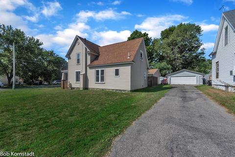 204 W May St, Belding, MI 48809 photo 3