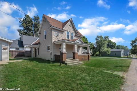 204 W May St, Belding, MI 48809 photo 2