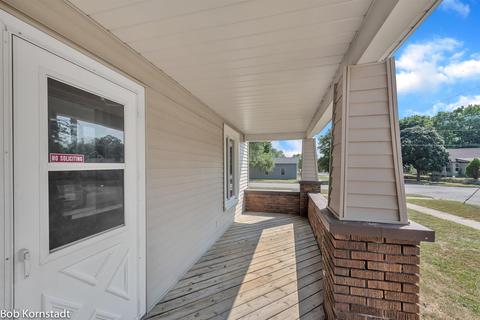 204 W May St, Belding, MI 48809 photo 9