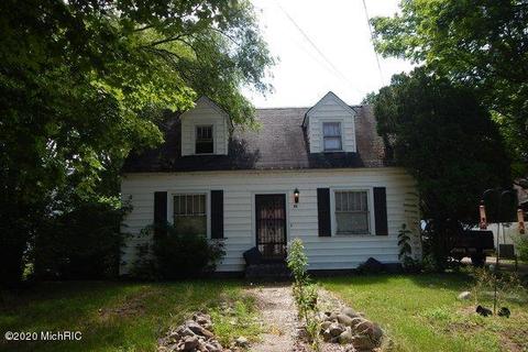 610 Keyes Dr, Parchment, MI 49004 photo 1