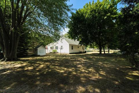 409 Eighth St, Manistee, MI 49660 photo 43