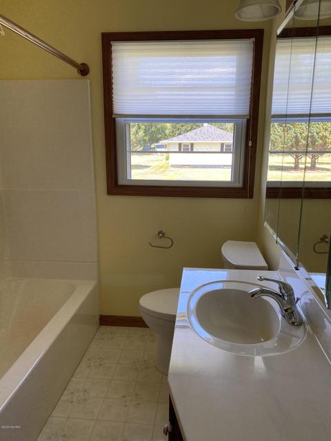253 Mcmahon Dr, Bronson, MI 49028 photo 17