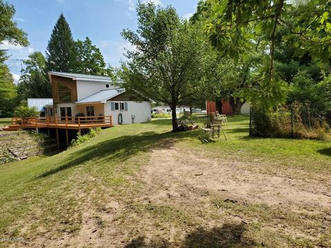 5616 N Utter Rd, Irons, MI 49644 photo 3