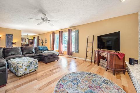 9307 E Arrowhead Dr, Scotts, MI 49088 photo 6