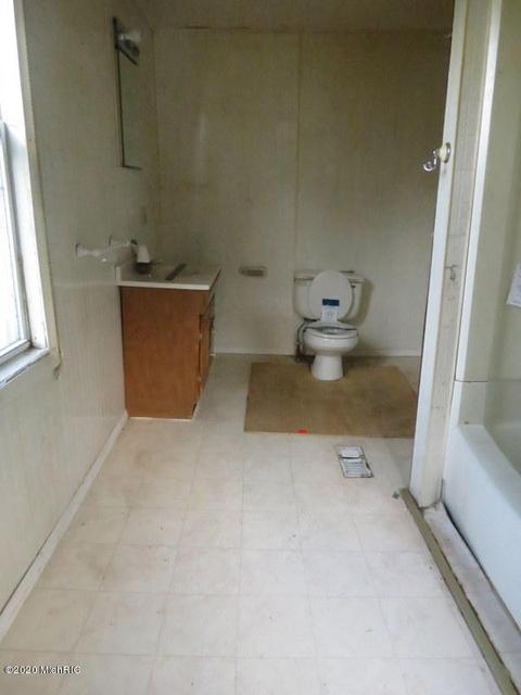 2131 E 40th St, White Cloud, MI 49349 photo 8