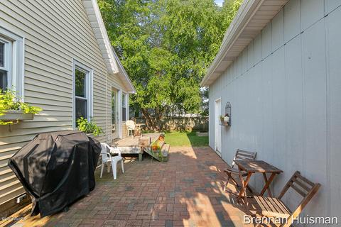 111 E Mark St, Sparta, MI 49345 photo 7