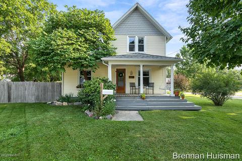 111 E Mark St, Sparta, MI 49345 photo 1
