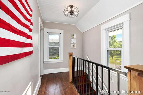 111 E Mark St, Sparta, MI 49345 photo 12