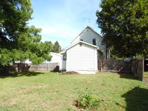 610 E State St, Cassopolis, MI 49031 photo 2